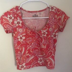 Hollister Women's pink Red and White Floral Blouse mid top shirt 00s Y2K Crop